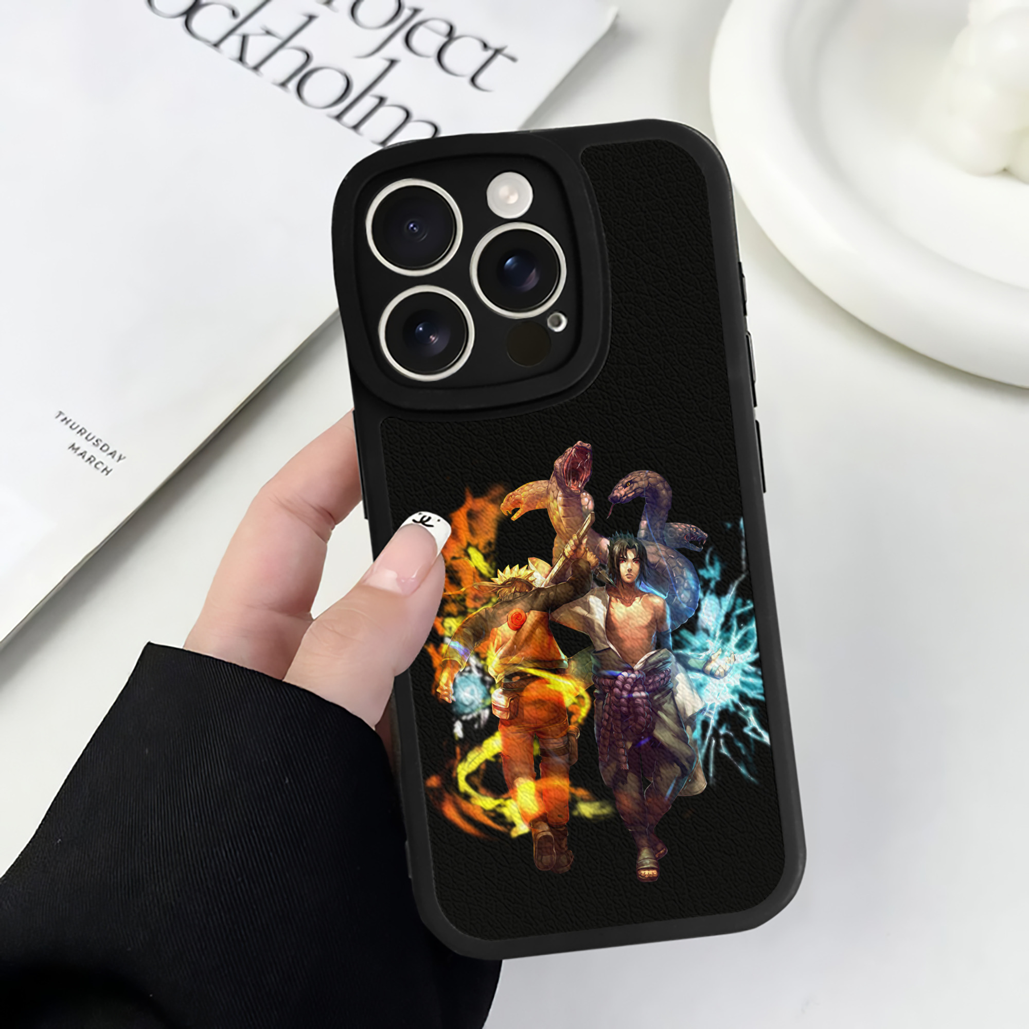 （画像用） NARUTO -ナルト- うちは サスケ Uchiha Sasuke 【iPhone 16シリーズ対応】シリコンスマホケース（レザー調） 材質：シリコン